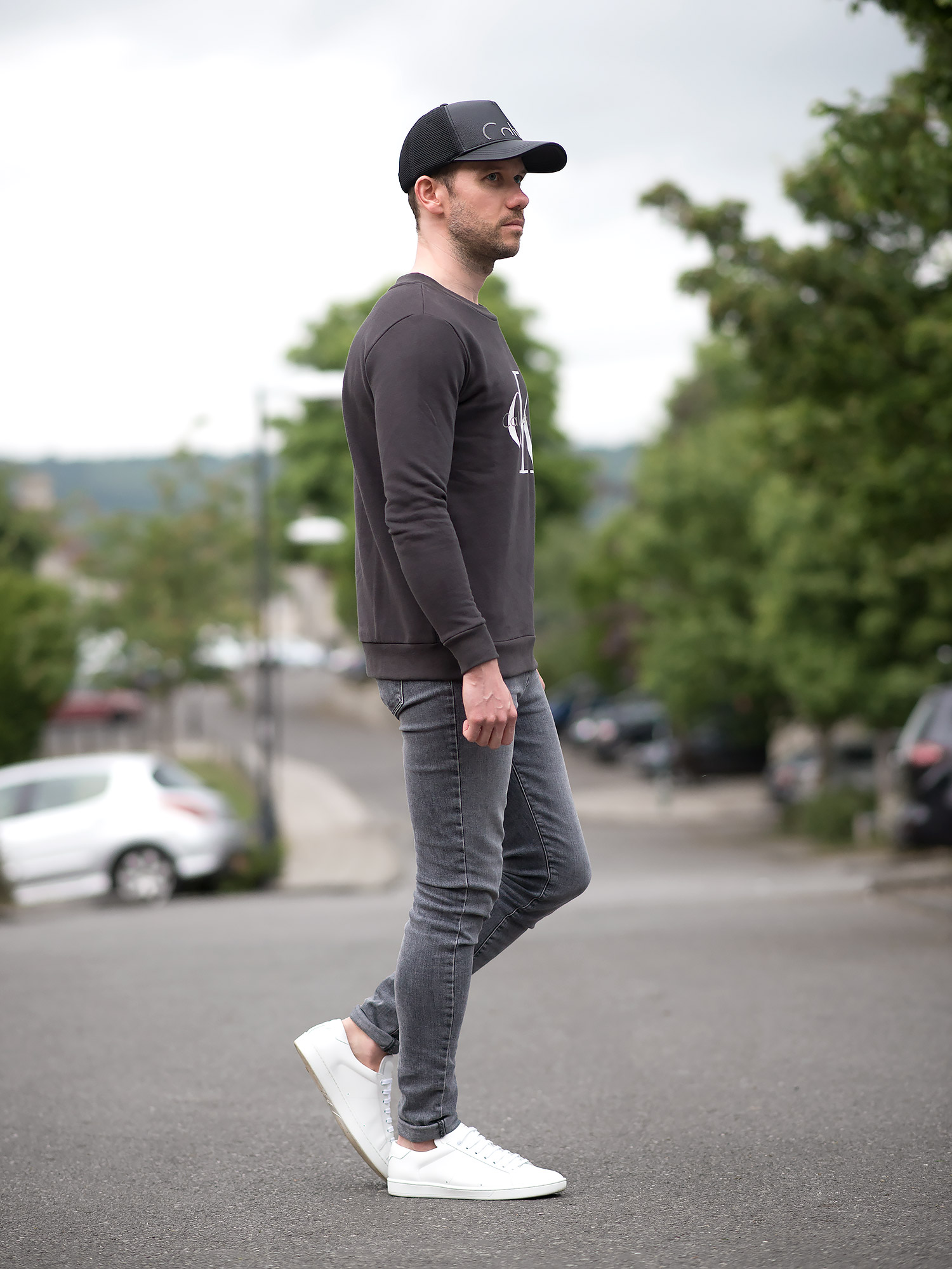 calvin klein sweatshirt and j brand grey skinny jeans