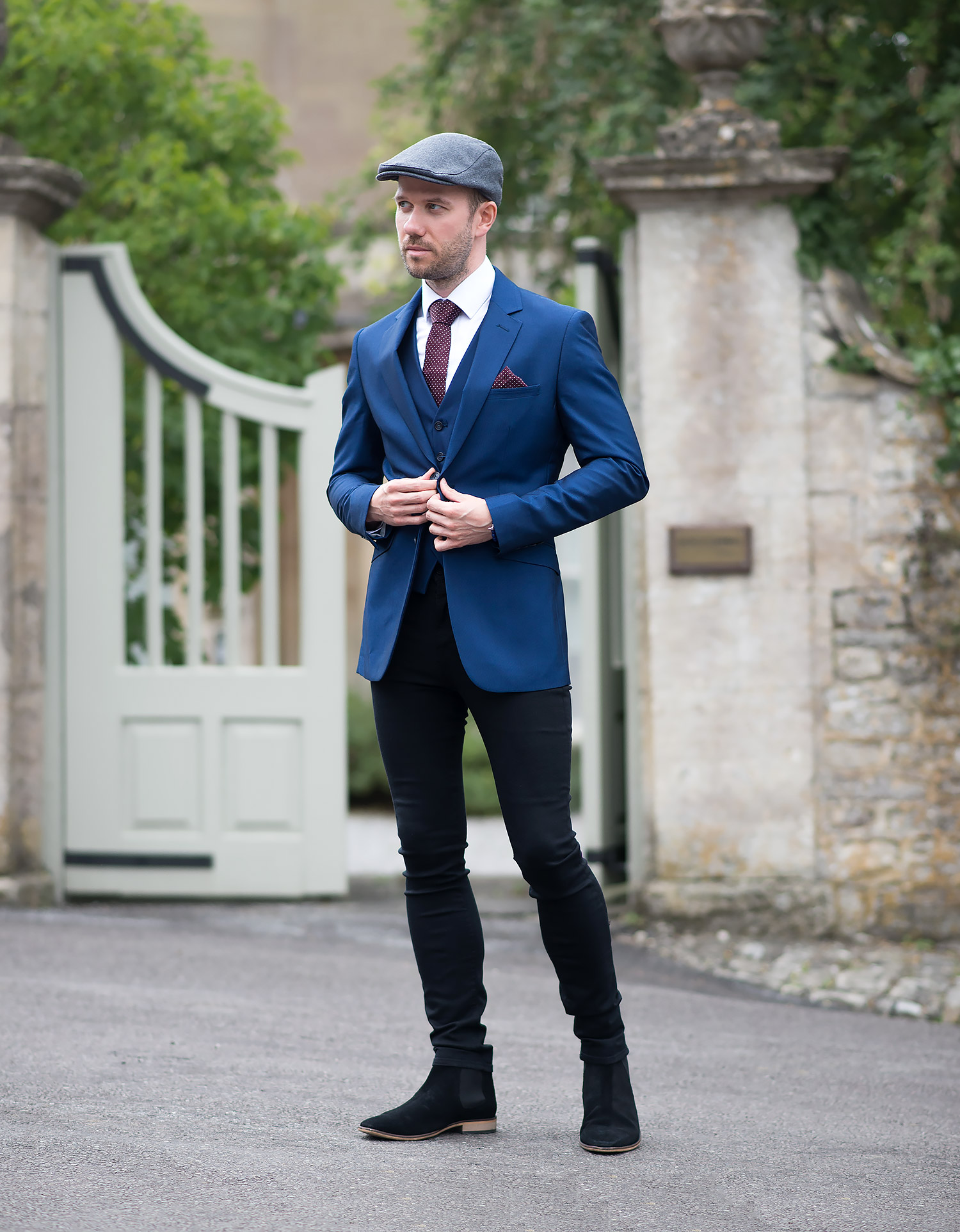 Blue Suit With Black Skinny Jeans Outfit | Your Average Guy