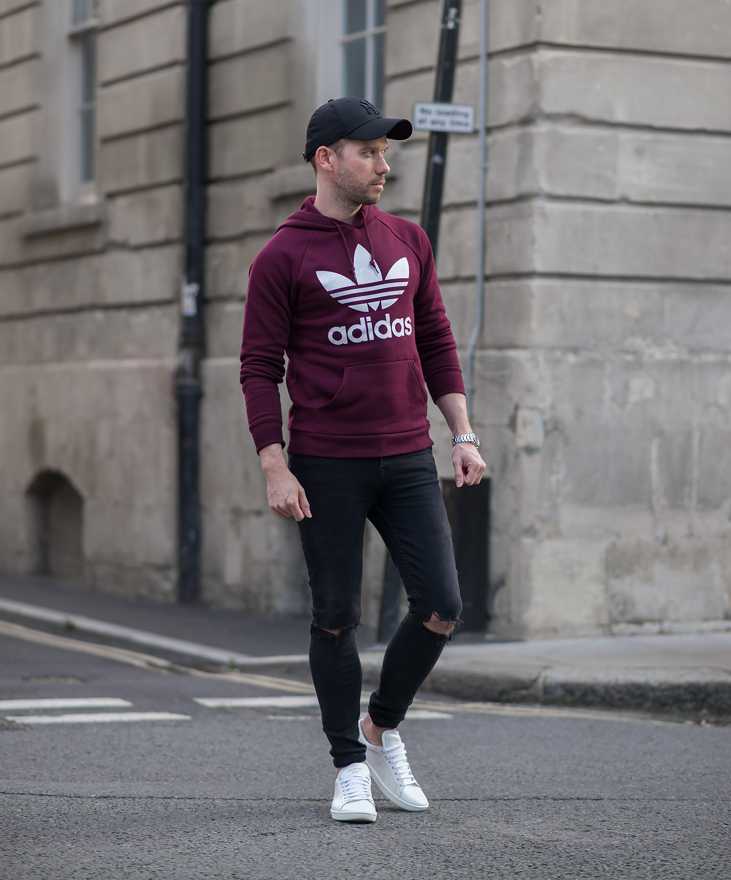 burgundy joggers outfit mens
