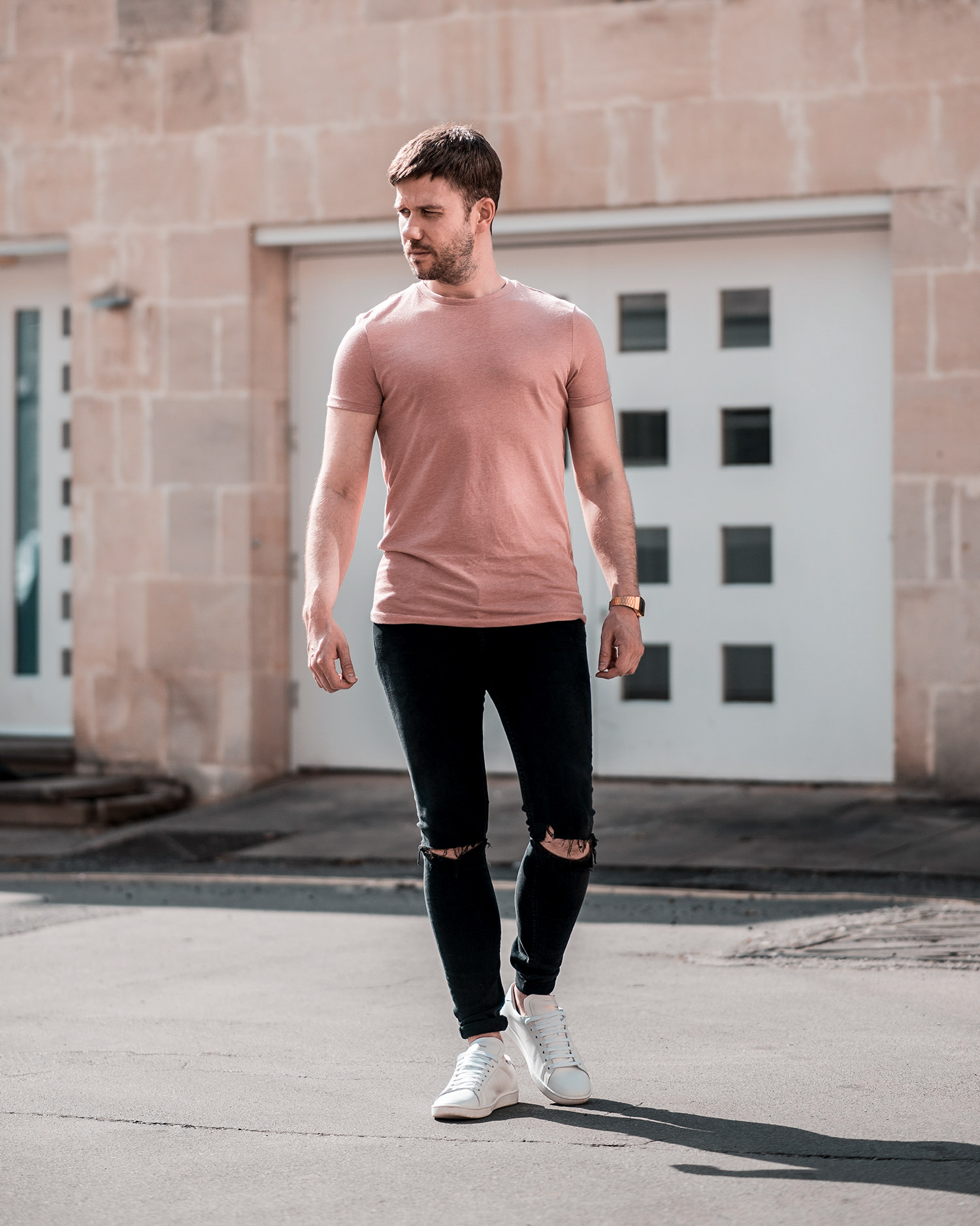 pink t shirt male