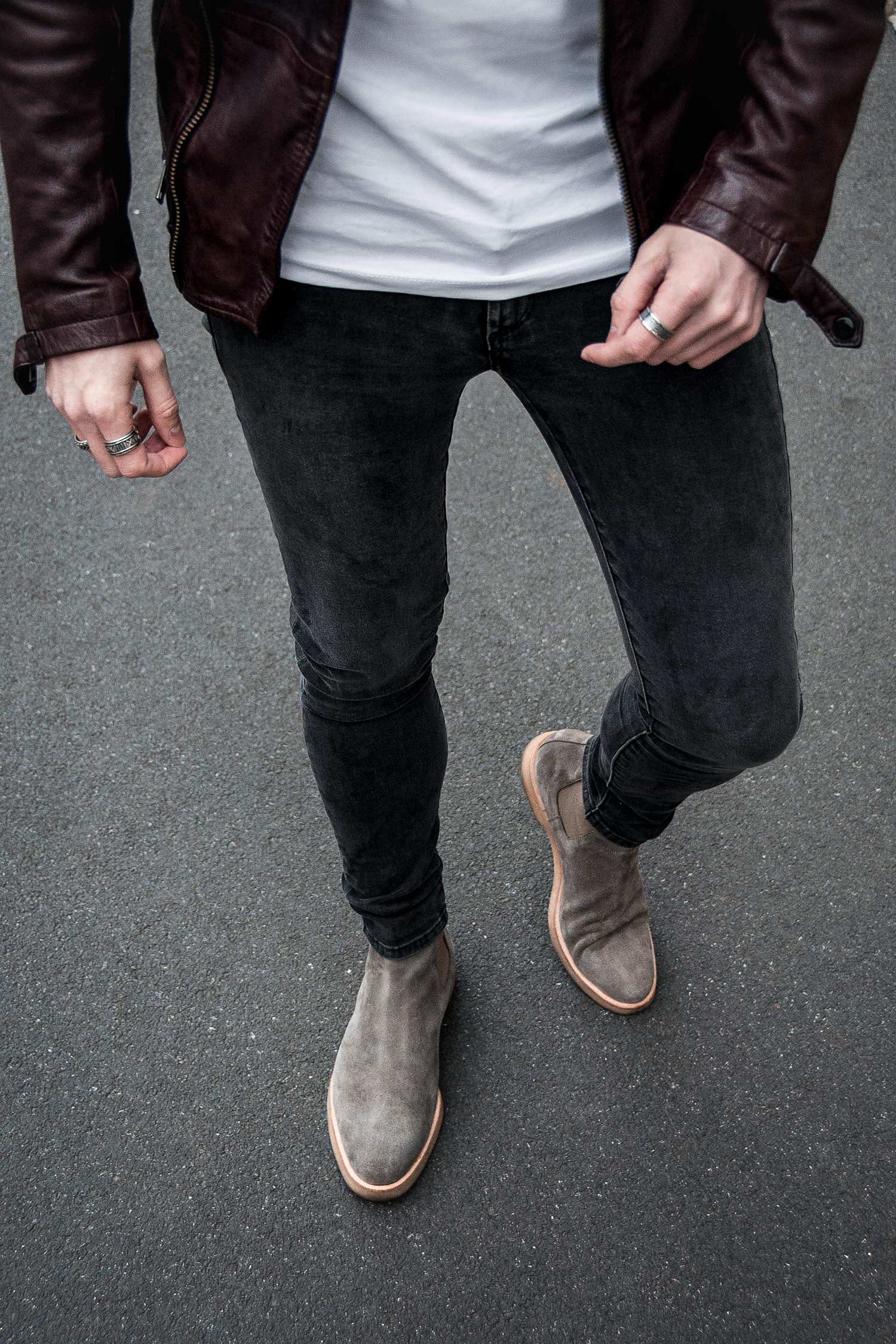 mens black skinny jeans with chelsea boots