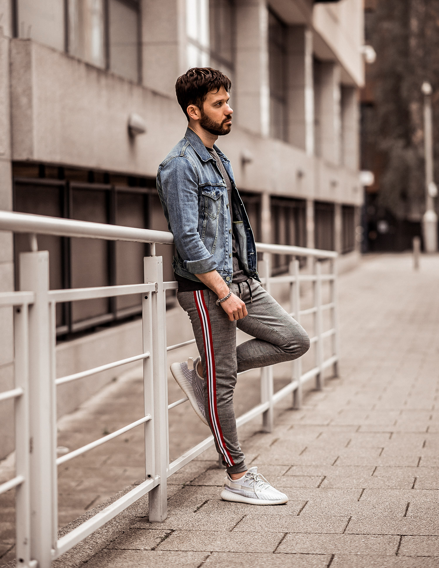 How To Wear A Denim Jacket With Joggers 