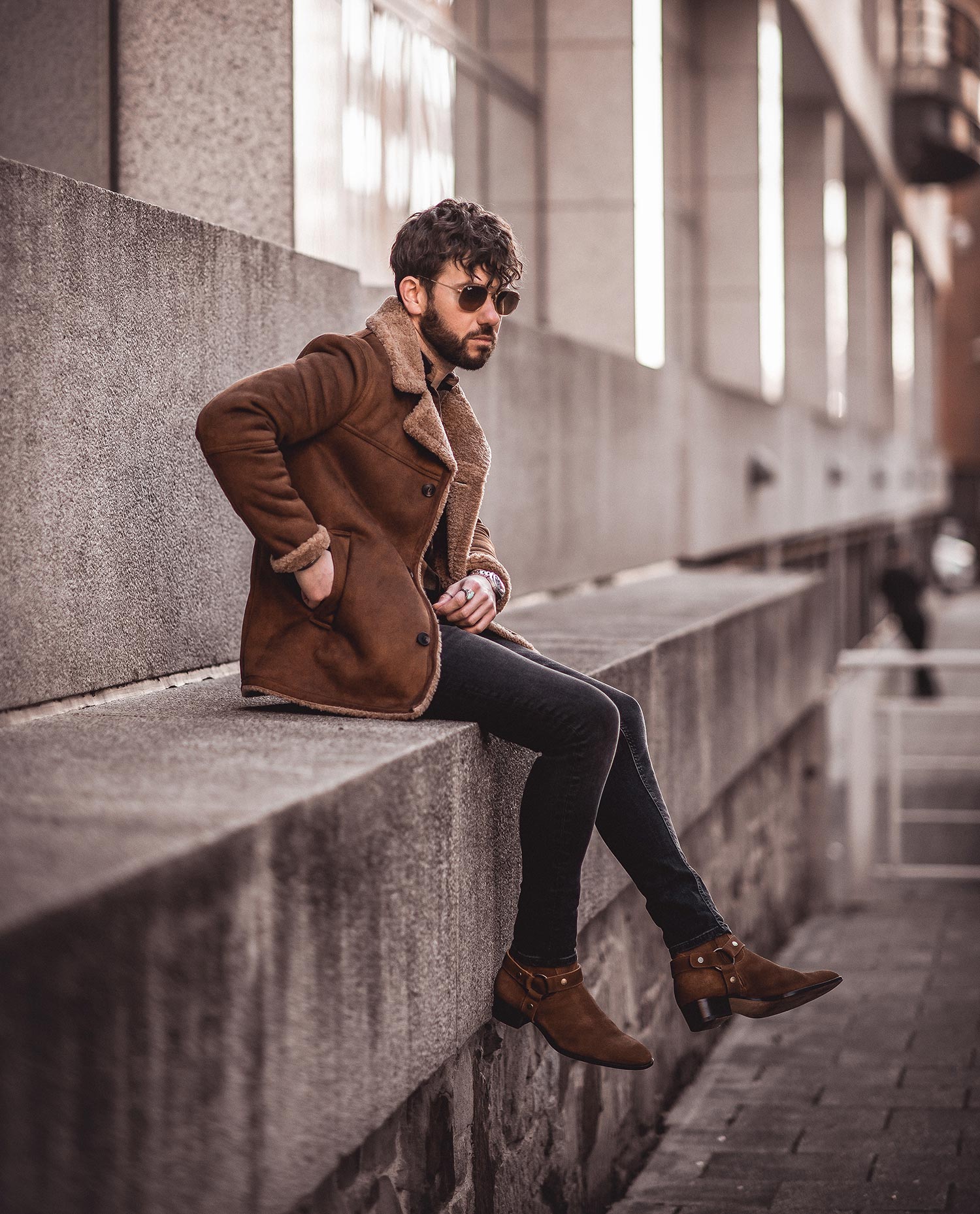 https://youraverageguystyle.com/wp-content/uploads/2020/08/Brown-And-Black-Outfit-1.jpg